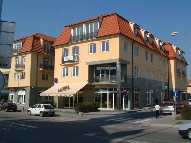 Budova Panoráma na Hlavnej ulici v Dunajskej Strede
